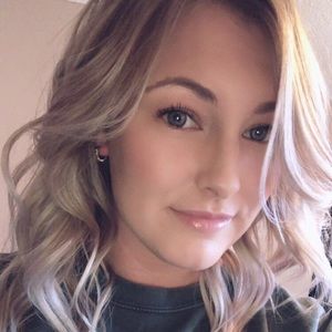 Meet your Posher, Rebecca